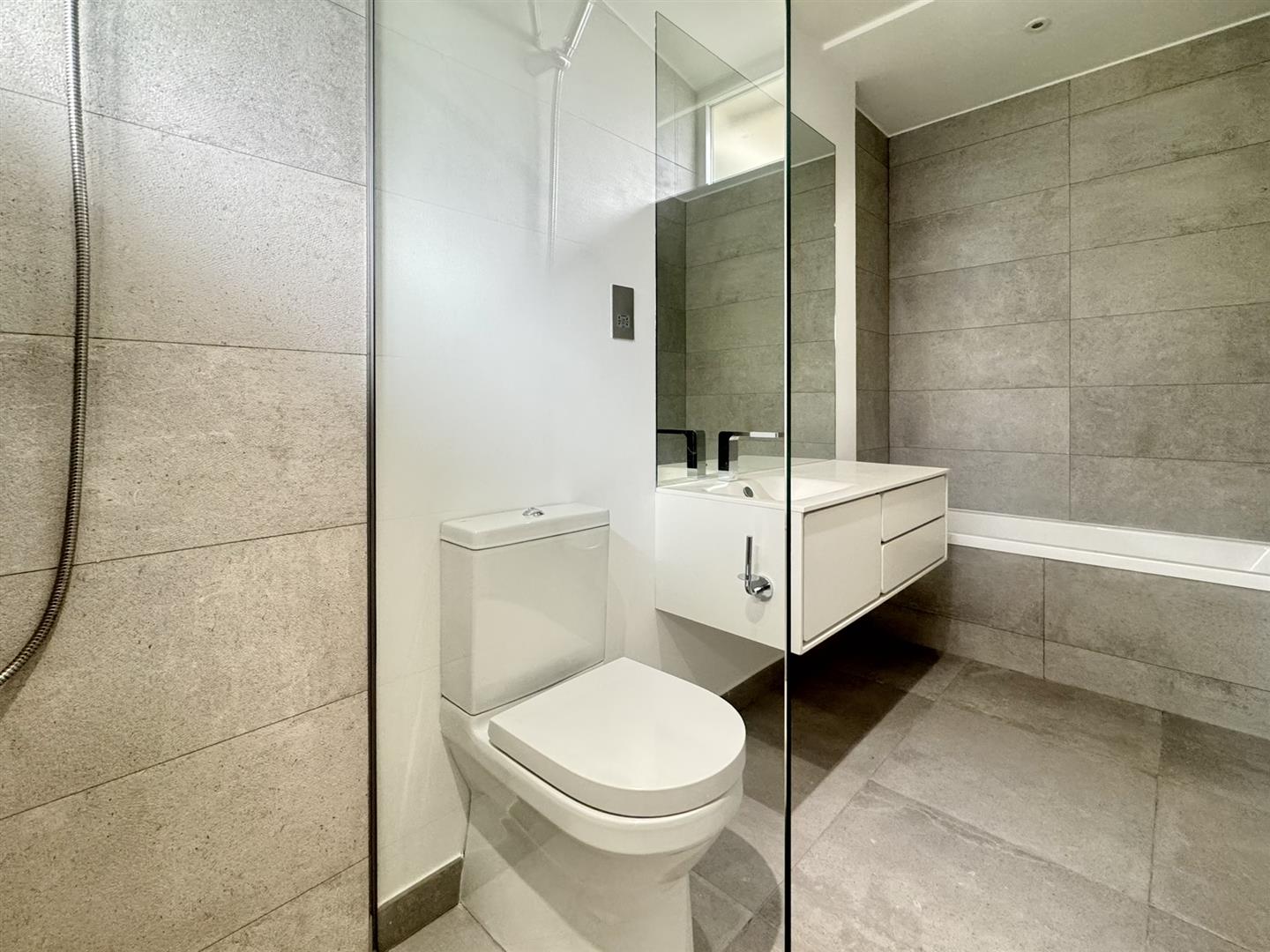 Image of Apartment - 3 Bedrooms - 2 Bathrooms for Sale in Eurotowers-Gibraltar, Image 10